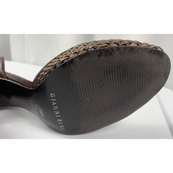 50% OFF Gianni Bini Heels Weaved Brown Bronze Peep Toe 7.5M - Picture 10 of 10